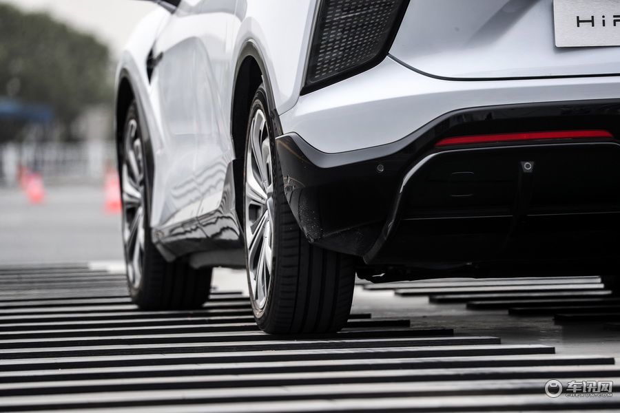 这块中国智能汽车“天花板”有点香