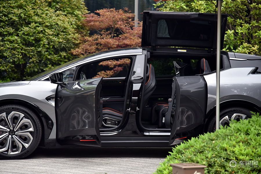 这块中国智能汽车“天花板”有点香