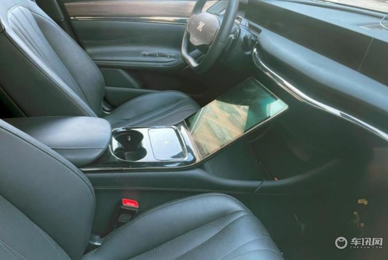 定位为纯电中大型SUV 智己LS7实车曝光