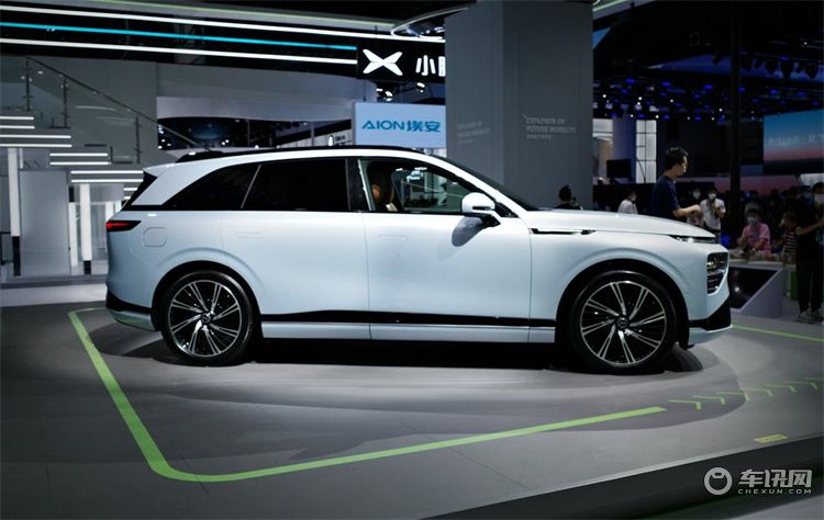 小鹏汽车首款中大型SUV--小鹏G9亮相成都车展