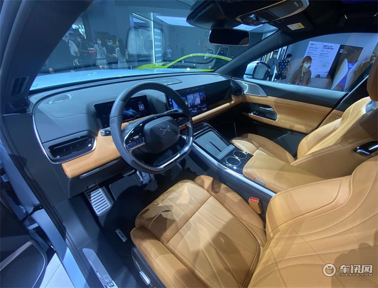 小鹏汽车首款中大型SUV--小鹏G9亮相成都车展
