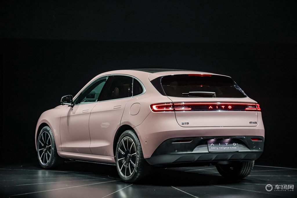 首搭HUAWEI DATS/售价28.86万元起 AITO首款纯电车型问界M5上市