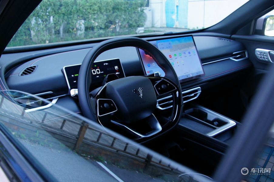 已正式下线/或将10月18日上市 最新打造的全球车型哪吒X实拍