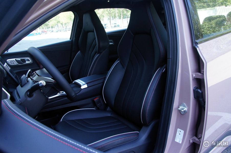 已正式下线/或将10月18日上市 最新打造的全球车型哪吒X实拍