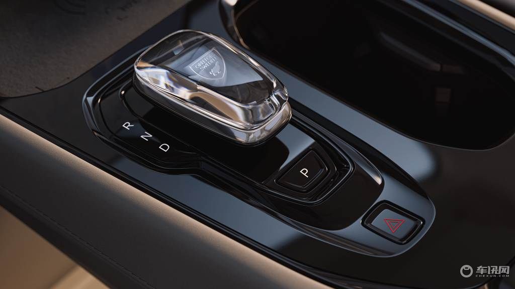 开启豪华MPV新时代 沃尔沃首款纯电豪华MPV EM90售价81.8万元