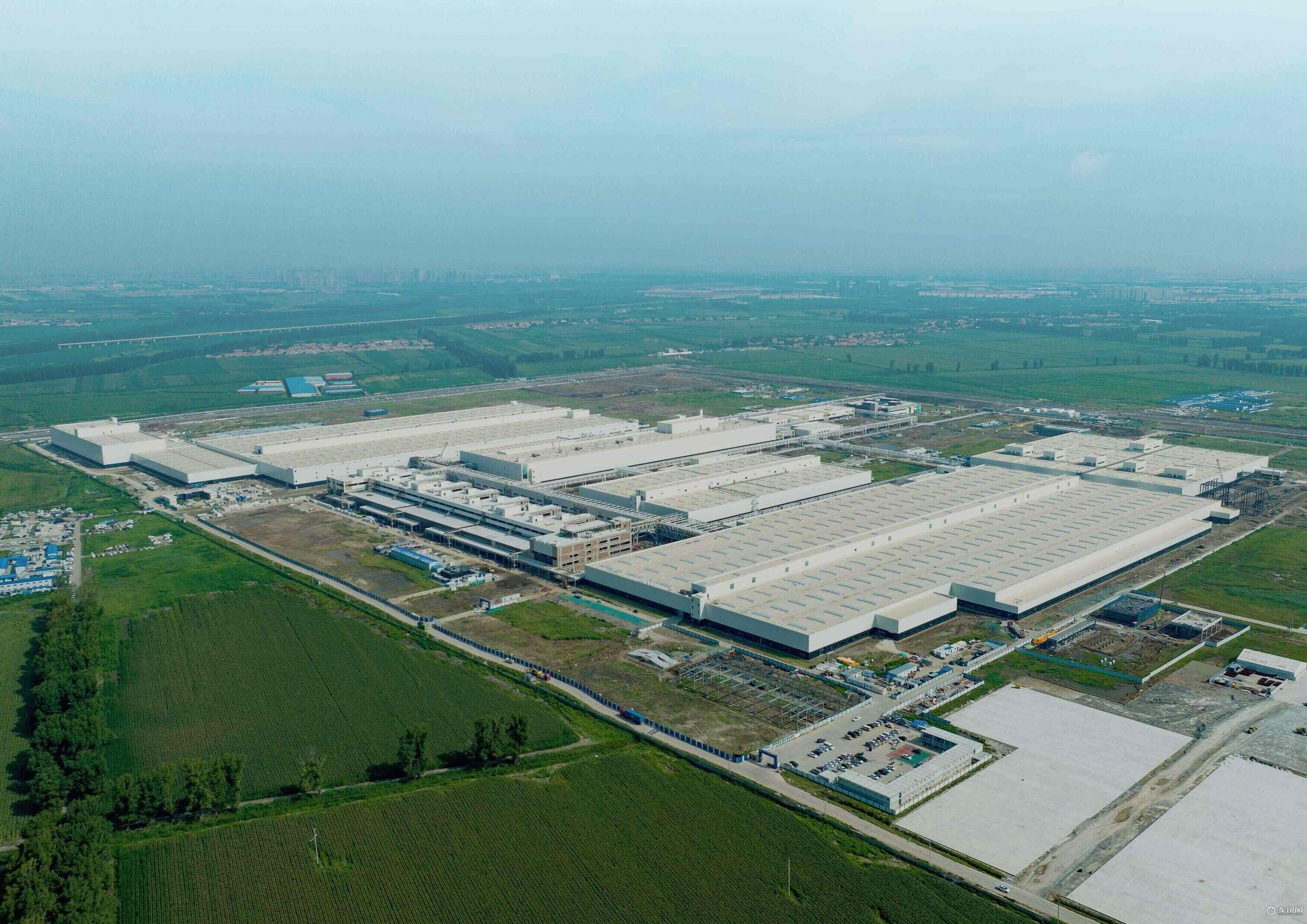 奥迪在华2023年交付量超72.9万辆 e-tron系列达到31025辆