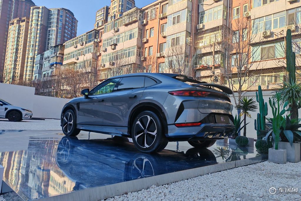 提供双电机版本/配备云辇系统 比亚迪宋L北京上市售价18.98万起