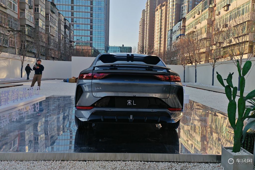 提供双电机版本/配备云辇系统 比亚迪宋L北京上市售价18.98万起