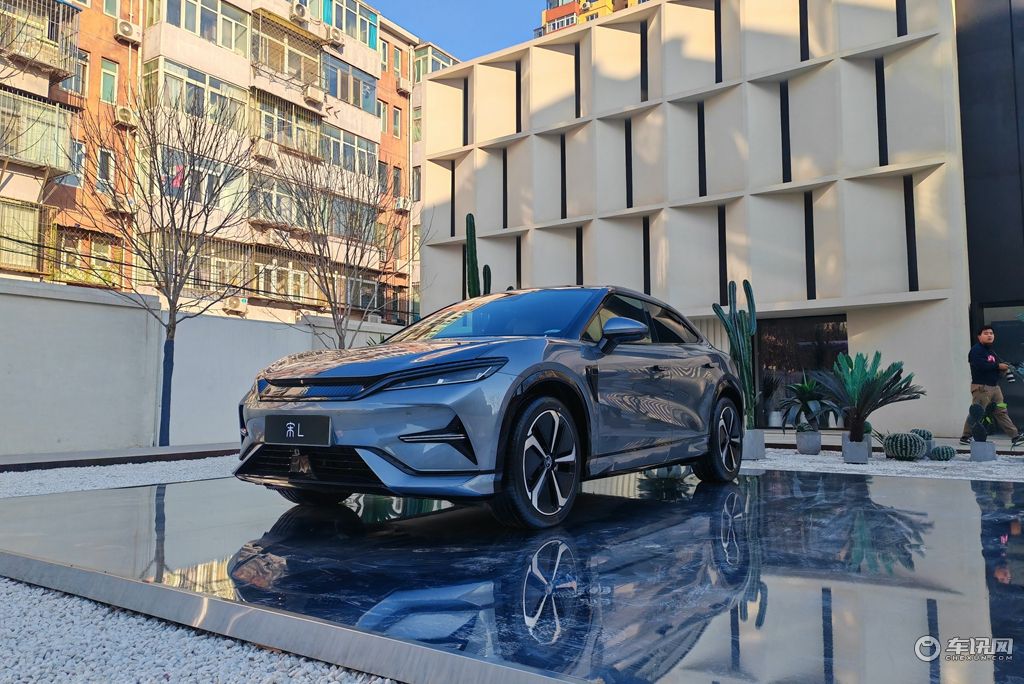 提供双电机版本/配备云辇系统 比亚迪宋L北京上市售价18.98万起