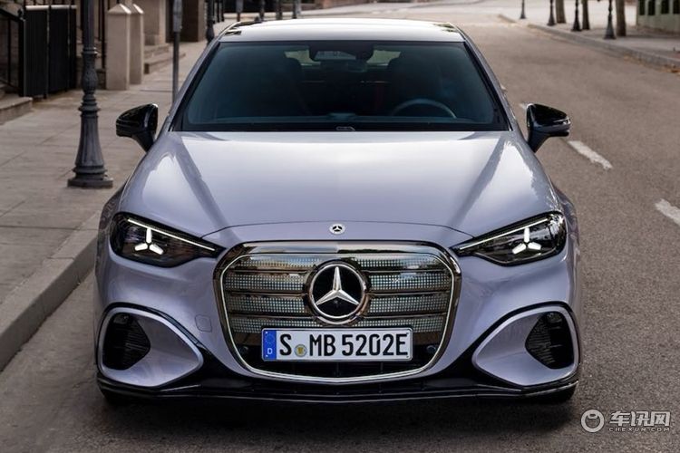 全新梅赛德斯-奔驰纯电C级车全球首发