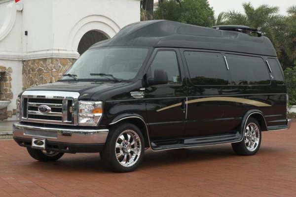 进口福特e350高端商务车 带您感受皇家殿堂的尊贵