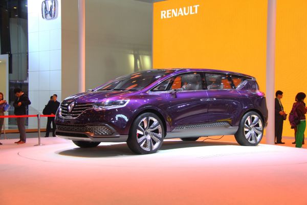 雷诺initiale车型谍照再曝光 或年内上市