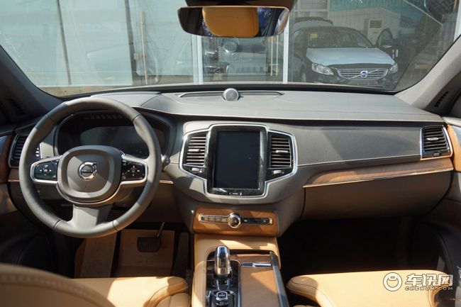 新XC90 T8成都车展上市 纯电续航增至50km