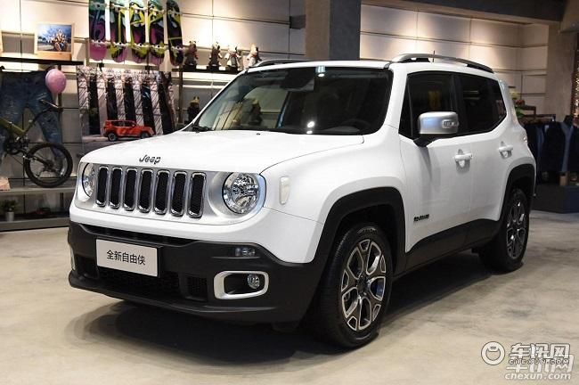 武汉Jeep自由侠综合优惠1.85万元 现车在售