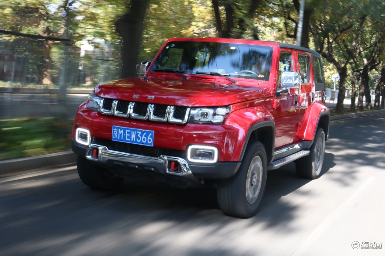 BJ40城市猎人版打卡北京最后一抹秋色 从城市到旷野邂逅有趣灵魂