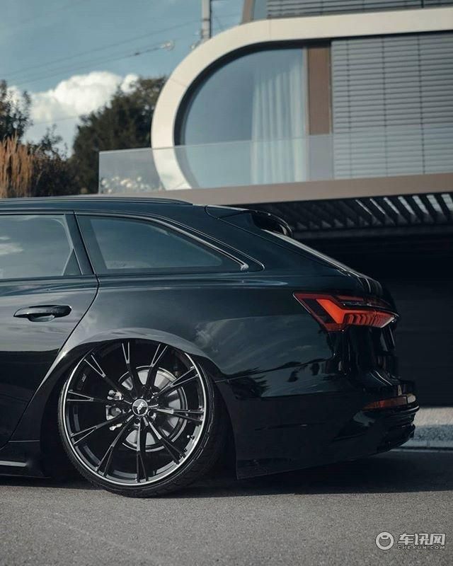 全新奥迪rs6首改合集,3.6秒的旅行车一点都不想低调!