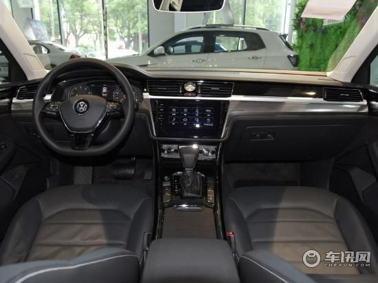 大众辉昂降价最新消息 年末清仓报价及图片