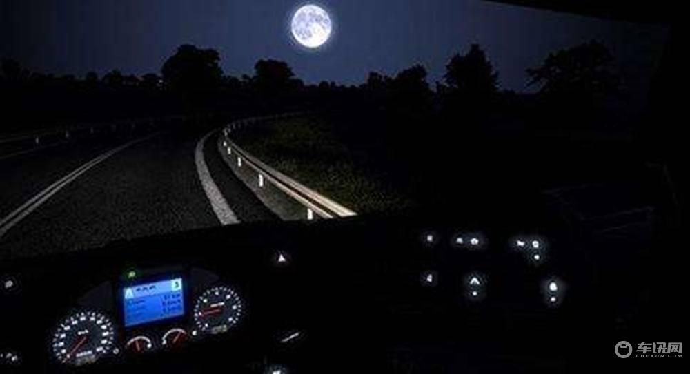 夜晚高速 (6).jpg