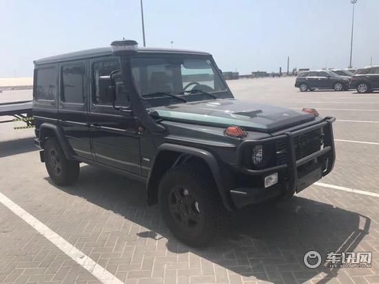 奔驰中唯一的军用版本柴油G300 保持着30多年来的不变面孔