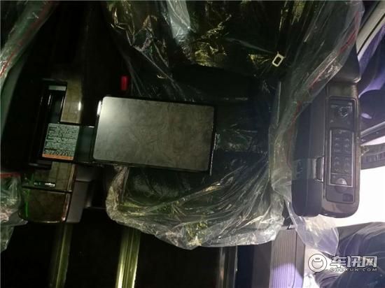 20款丰田埃尔法商务车双擎版 北京现车售全国