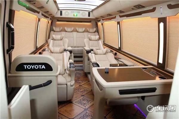 一汽丰田考斯特11座价格 豪华内饰优惠促销