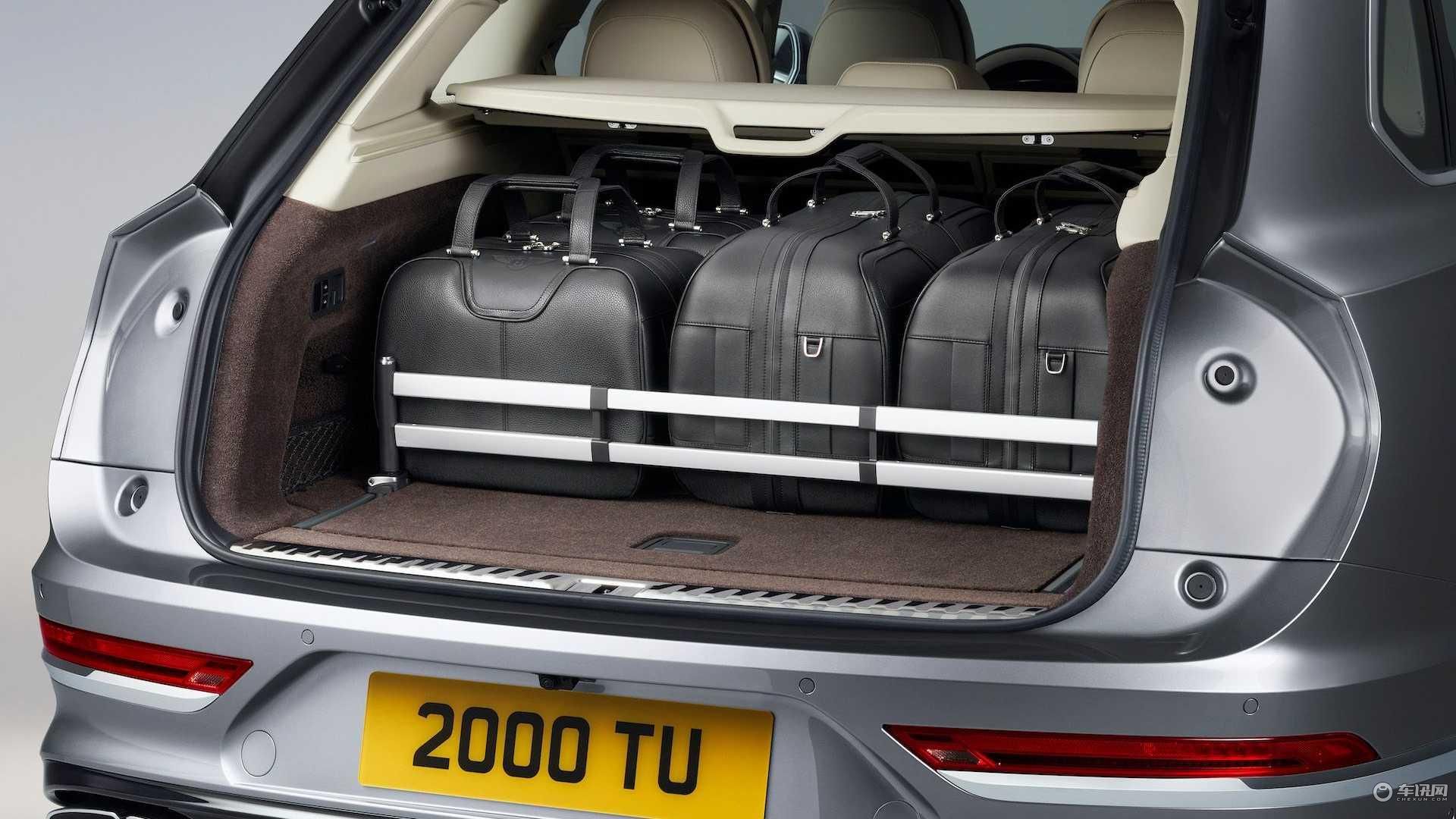 2021-bentley-bentayga-accessories---bespoke-luggage.jpg