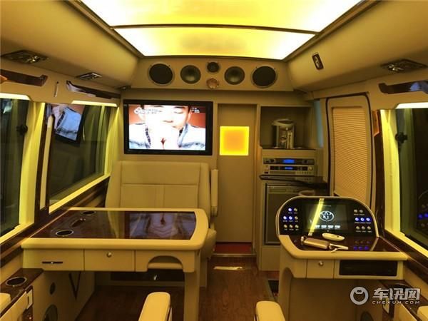 丰田考斯特11座报价埃尔法版参数及价格