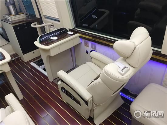 丰田考斯特中巴车排放量是国几