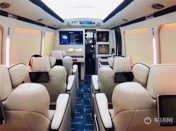 丰田考斯特10座价格 Vip版客车现车报价