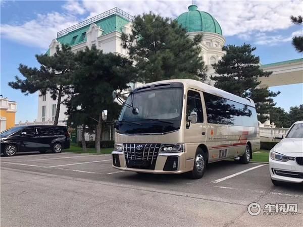 丰田考斯特10座最低价 考斯特10座配置
