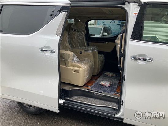 20款丰田埃尔法2.5四驱顶级尊贵版行情