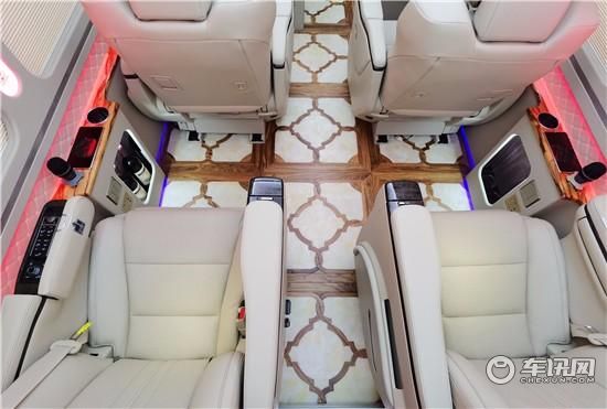 新款丰田考斯特专卖 米黄金12座外摆门