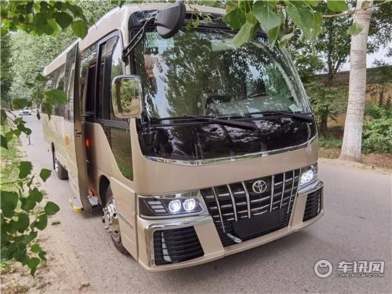 新款丰田考斯特专卖 米黄金12座外摆门