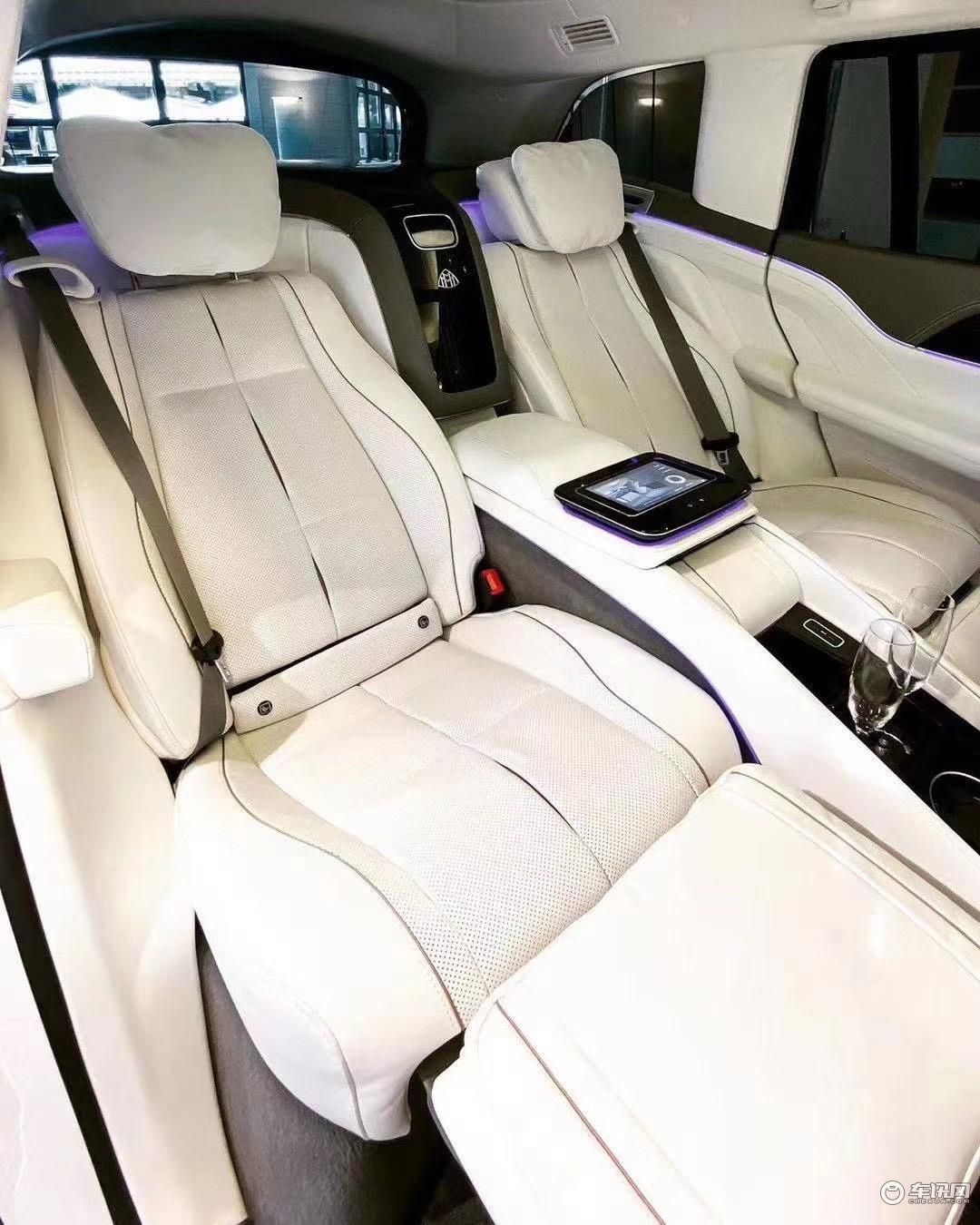 奔驰迈巴赫SUV越野GLS600实车照片价格多少