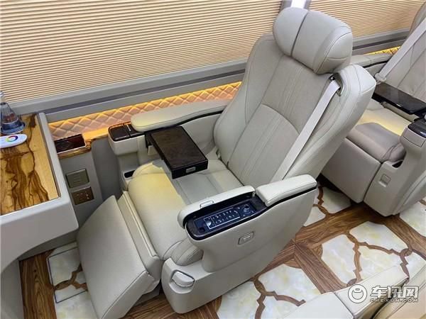 丰田考斯特4s店丰田考斯特顶配价格