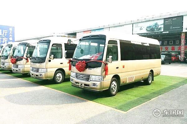 新款考斯特12座价格 12座考斯特多少钱