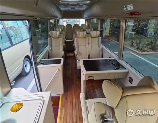 10座丰田考斯特价格 至尊接待版商务车