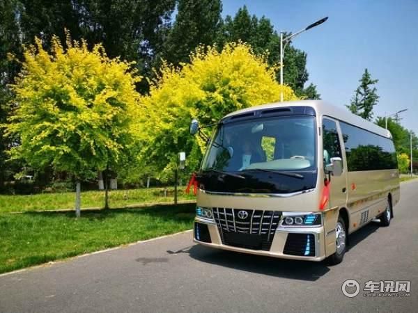 丰田考斯特豪华版商务车_12座13座丰田中巴车图片