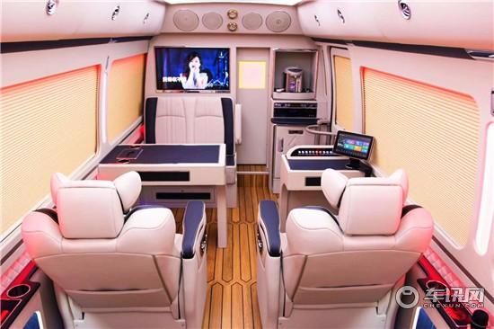 丰田考斯特行政版 12座豪华版报价