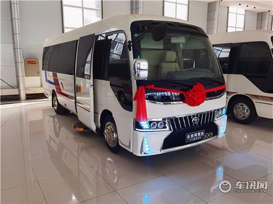 丰田考斯特行政版 12座豪华版报价