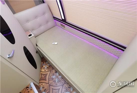 丰田考斯特高配房车 百万级别6座房车