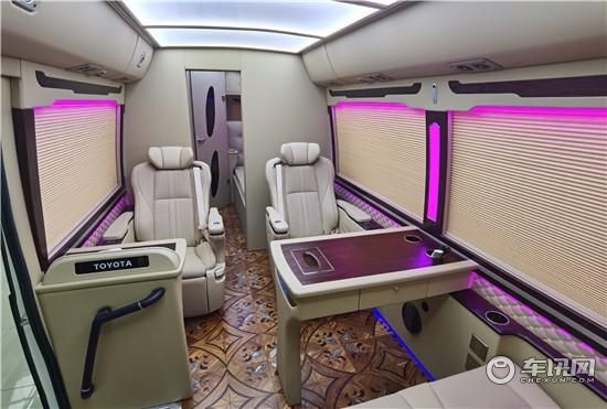 丰田考斯特高配房车 百万级别6座房车
