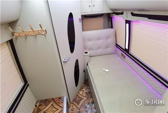 新款丰田考斯特房车 黄牌6座旅居车