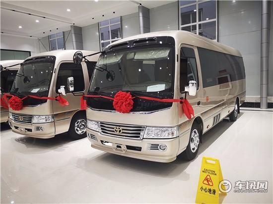 丰田考斯特进口中巴 考斯特12座顶配