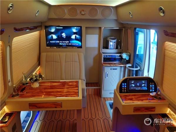 丰田考斯特12座豪华版价格 丰田柯斯达12座