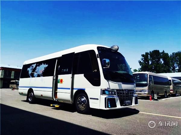 丰田考斯特12座现车豪华版详解及图片