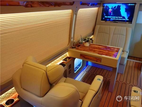 丰田考斯特12座旗舰版-长宽高尺寸