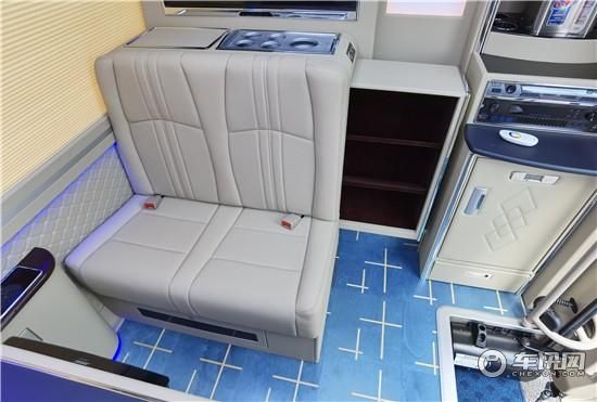 丰田考斯特新款配置 12座柯斯达售价