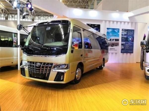 丰田考斯特16座价格米黄金色内饰配置