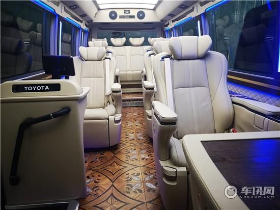 白金版丰田考斯特价格 12座考斯特现车